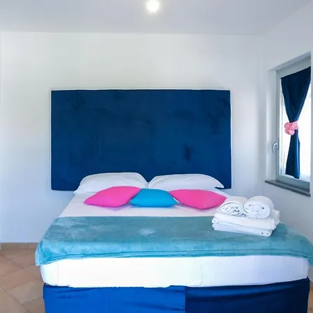 Oda ve Kahvaltı Luce 3*